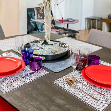 Comfortable Duplex - In The Heart Of For 8 *